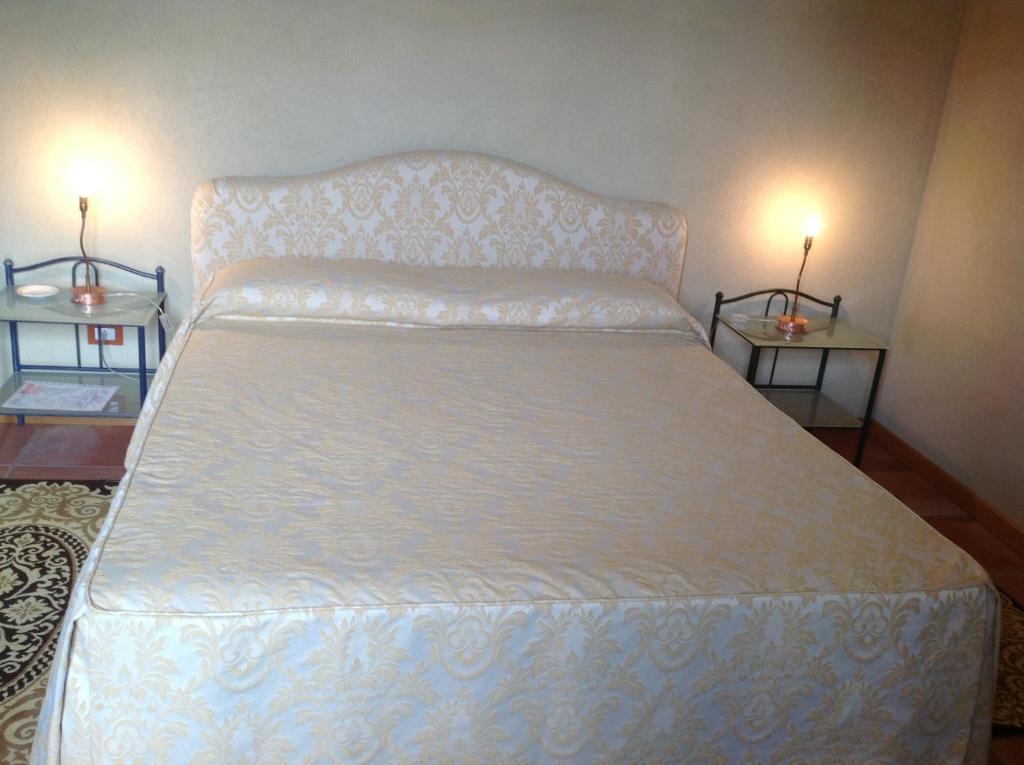 Locanda San Lorenzo Roddino Δωμάτιο φωτογραφία